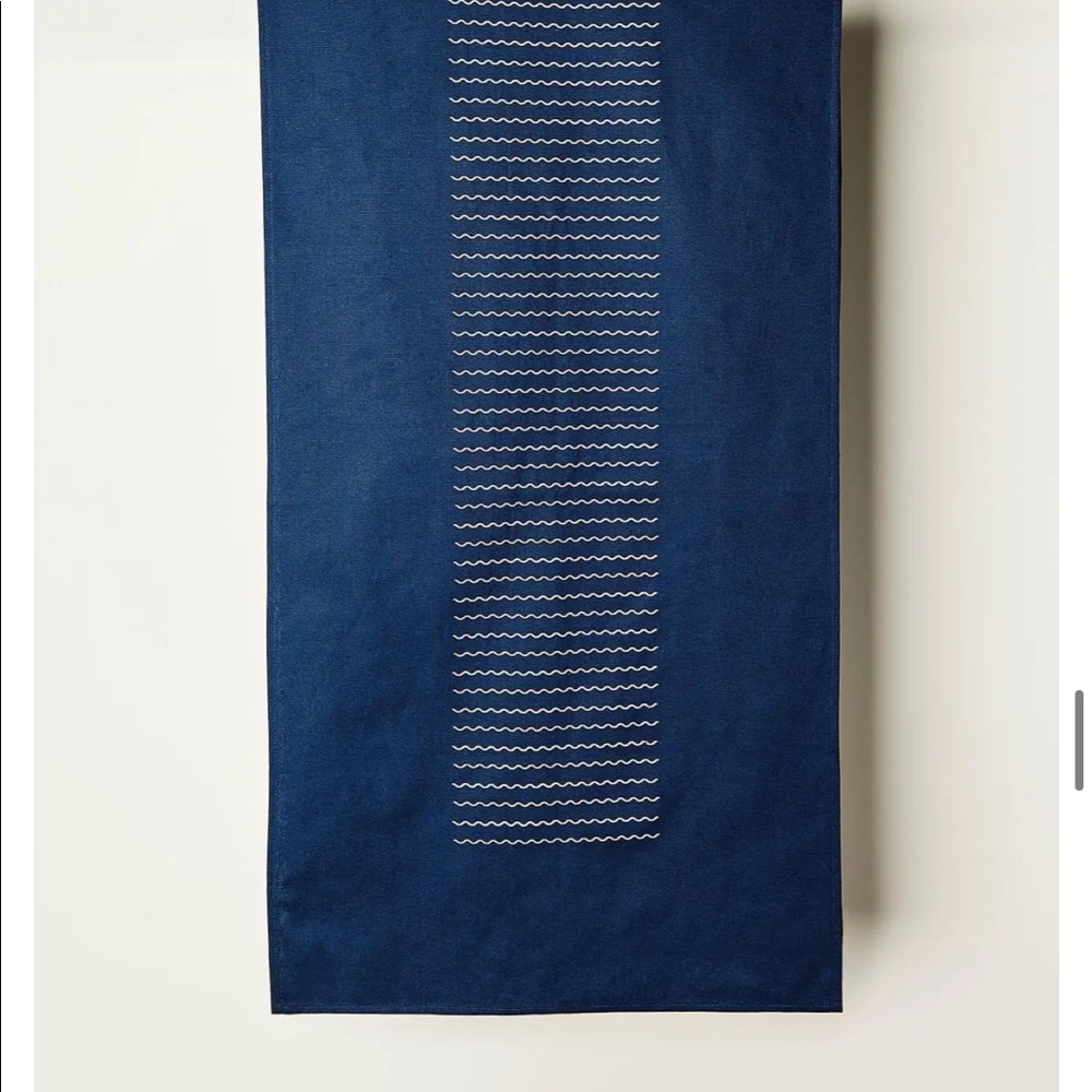 Table Runner NEW in bag